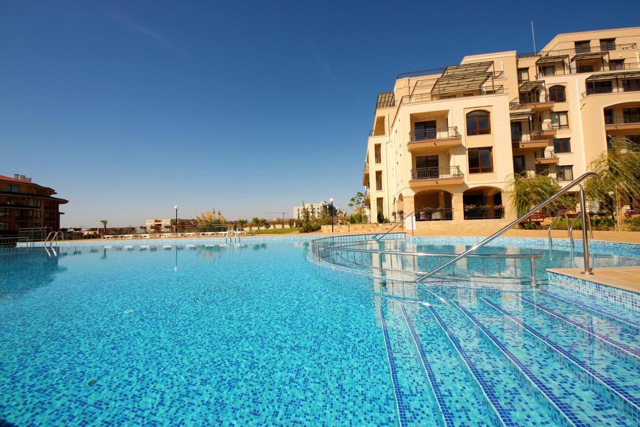 Sorrento - Menada Apartments Sveti Vlas Eksteriør billede