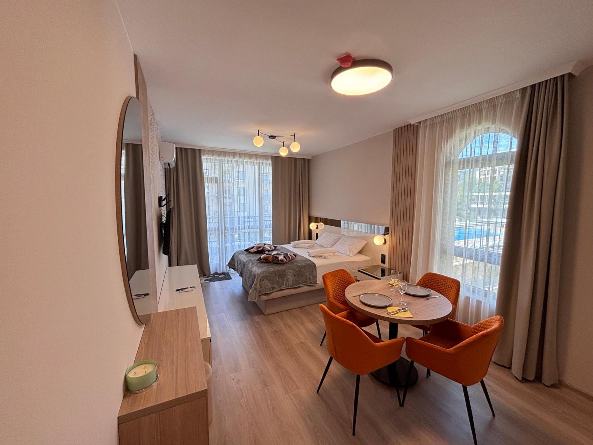 Sorrento - Menada Apartments Sveti Vlas Eksteriør billede